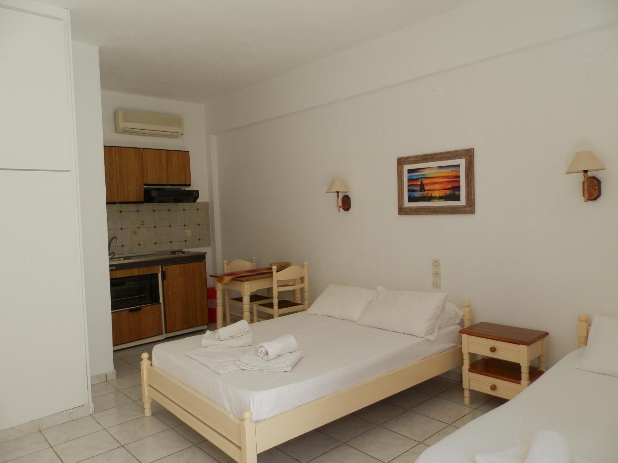 Aeolos Hotel Apartments Gythio Exterior photo