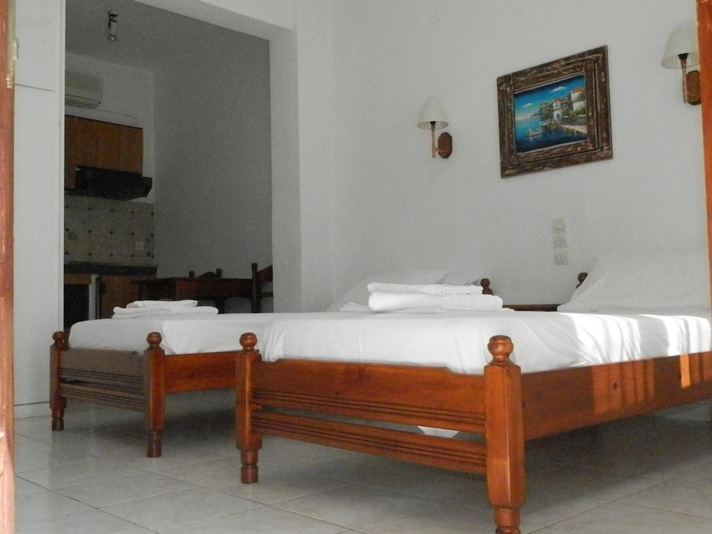 Aeolos Hotel Apartments Gythio Exterior photo