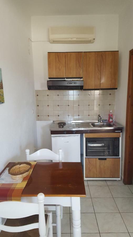 Aeolos Hotel Apartments Gythio Exterior photo
